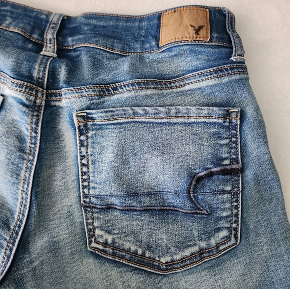 American Eagle super super stretch midi raw hemline jean shorts - Picture 4 of 6